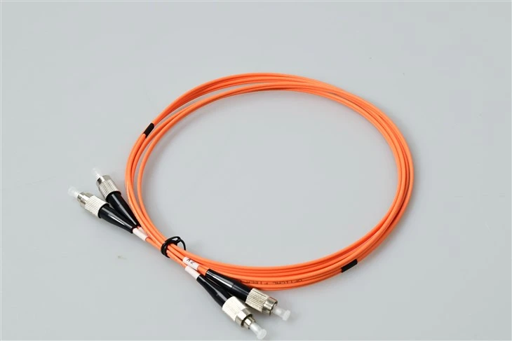 Cable de conexión de fibra dúplex 9/125 monomodo FC/UPC a FC/UPC