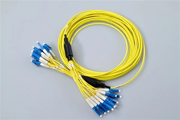 Cable de conexión de fibra óptica Lc 12 CORE Bundle Cable óptico