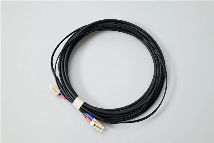 Cable de conexión de fibra óptica Lc Dúplex multimodo
