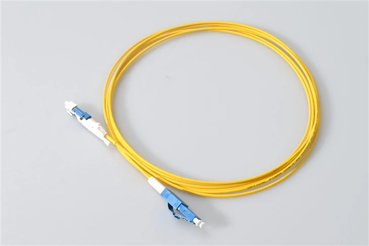 Cable de conexión de fibra óptica Lc Uniboot