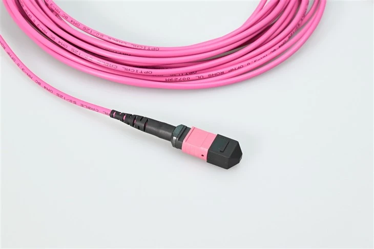 FIBER OPTIC PATCH CORD MTP TO LC UPC 8CORE OM4 3.0MM